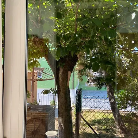 Casetta Bifamiliare Vicino Al Centro Διαμέρισμα